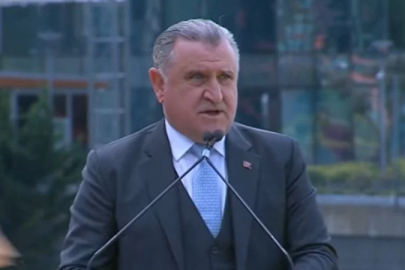 Spor Bakanı’nın sözleri tartışma yarattı: Galatasaray açılışında Fenerbahçe tepkisi