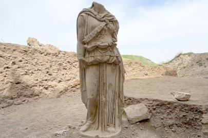 Laodikeia’da tarihi keşif: İki metrelik athena heykeli gün yüzüne çıktı