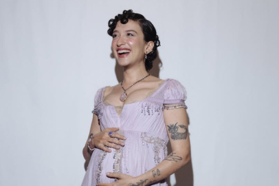 Melike Şahin anne oluyor