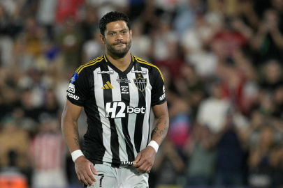 Hulk 39 yaşında yeni takımına imzayı attı