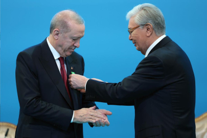 Cumhurbaşkanı Erdoğan'a Kazakistan'da "Hoca Ahmet Yesevi Nişanı" takdim edildi