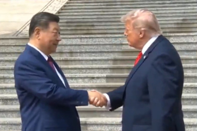 Liderlerin Tokalaşması Gündem Oldu: Trump'ın Hamlesine Karşılık