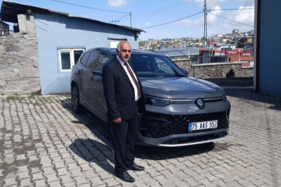 Köprülü Belediye Başkanı Mustafa Yıldırımcı yeni makam aracıyla fotoğraf çektirdi