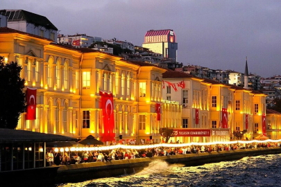 İstanbul Bilgi Üniversitesi kapatıldı: Öğrenciler Mimar Sinan'a devrediliyor