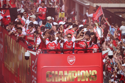 Arsenal, 22 yıllık şampiyonluk hasretini taraftarıyla kutladı