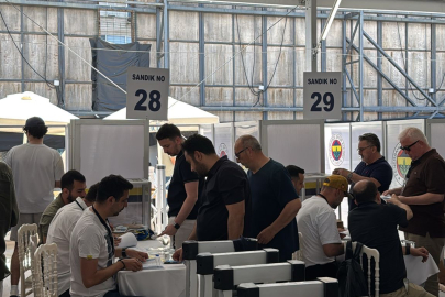 Fenerbahçe başkanlık seçimlerinde oy kullanılmaya başlandı