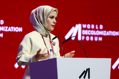Esra Albayrak: "Dekolonizasyon, Batı'ya efendilik kompleksinden arınması için bir davettir"