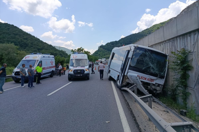 Bilecik'te Trafik Kazası: 12 Yaralı