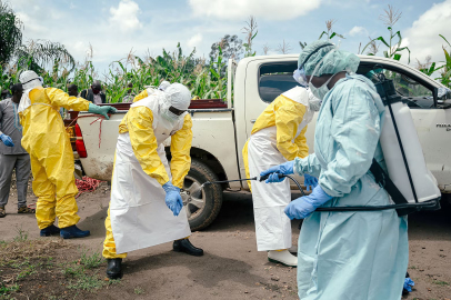 Ebola alarmı büyüyor: Virüs mülteci kampına sıçradı
