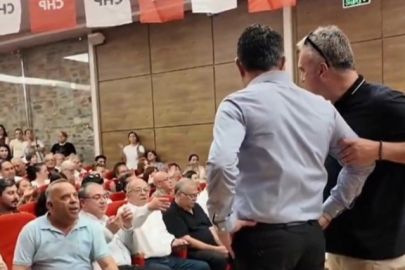 CHP’de Protokol Krizi: Özgür Arıcı toplantıyı terk etti