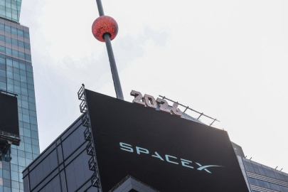 SpaceX'ten yapay zekâ hamlesi: Cursor'u 60 milyar dolara satın alıyor