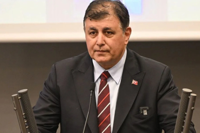 İzmir Büyükşehir Belediye Başkanı Cemil Tugay, CHP'den istifa ettiğini açıkladı