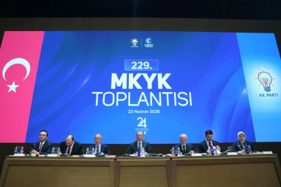 Cumhurbaşkanı Erdoğan'dan MKYK'da disiplin talimatı: "Siyasete kulak tıkayan icranın başarı şansı yoktur"