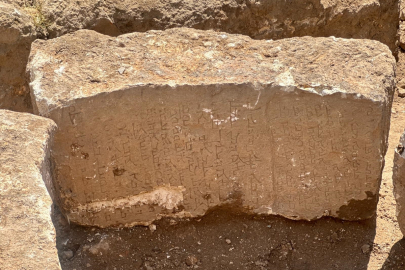 Midyat’ta tarihi keşif: 1300 yıllık yazıt bulundu