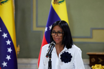 Deprem, Venezuela'da siyasi dengeleri de sarsıyor