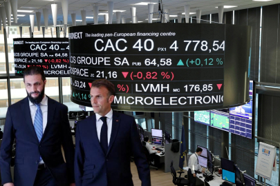 Macron Şam’a Fransız Devlerini Götürüyor: CAC 40 Patronları Suriye Pazarına Giriyor