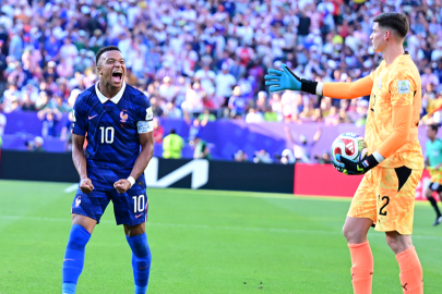Mbappe’den maç sonu tartışma yaratan hareket