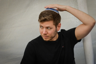 Yair Netanyahu Neden "Yonatan Hun" Oldu: Kim Neyi Gizliyor?