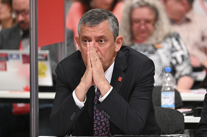 Gürsel Tekin'den Özel ve ekibine sert uyarı: "Elimdeki gerçek haberleri henüz paylaşmadım"