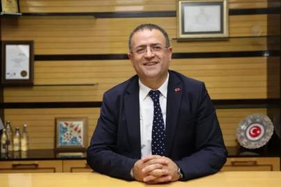 Derince Belediye Başkanı ve 18 Meclis Üyesi CHP'den ayrıldı
