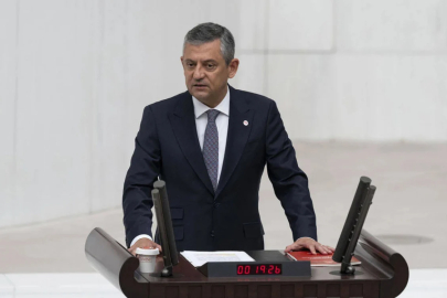 Özgür Özel çerçeve yasa görüşmeleri için Genel Kurul’da