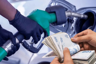 Akaryakıtta indirimi sevinci kısa sürdü: Motorin ve benzine zam