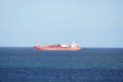 Hürmüz’de gerilim tırmanıyor: İran, BAE’ye ait petrol tankerini alıkoydu