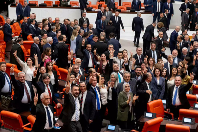 Bahçeli’den "Terörsüz Türkiye" mesajı: “Ya terör ya demokrasi, ya silah ya siyaset”