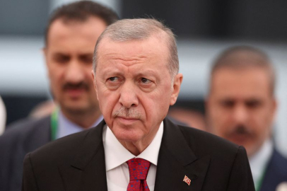 AK Parti'den erken seçim açıklaması: "Cumhurbaşkanımızın adaylığı için düzenleme yapılabilir"