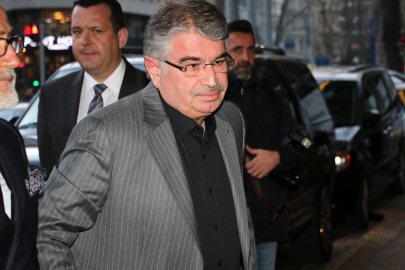 Suç örgütü soruşturması eski bakana uzandı: İdris Naim Şahin’e yurt dışı yasağı!