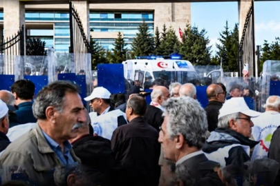 AYM önündeki emekli eyleminde intihar girişimi: Geçinemiyorum diyerek silahını başına dayadı