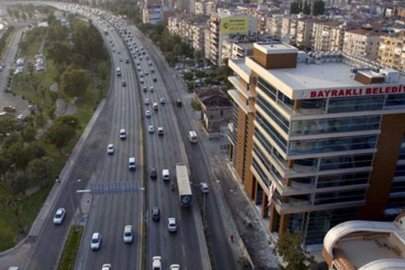 Bayraklı Belediyesi'ne yolsuzluk operasyonu: Eski Belediye Başkanı da dahil 43 kişi adliyeye sevk edildi