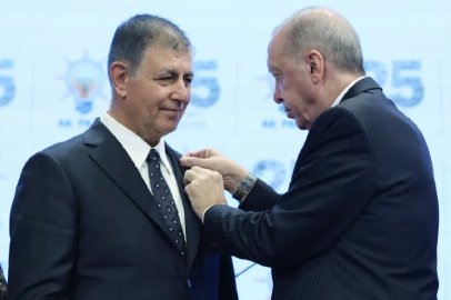 Özel'den AK Parti'ye geçen  Cemil Tugay'a: "Bu kafa kırılaydı da o namussuzu aday yapmayaydım"