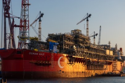 Mavi Vatan'ın ilk fabrikası "Osman Gazi" Karadeniz'e uğurlandı: Günlük doğal gaz üretimi ikiye katlanacak